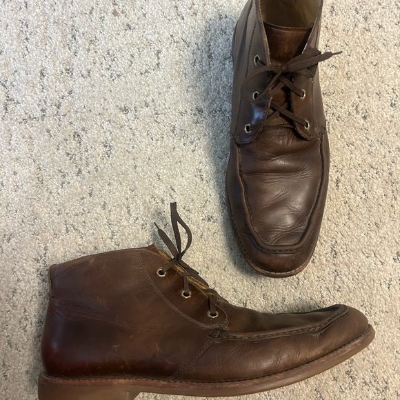 UGGS sz. 11 Mens chukka leather boots in good used condition amazing quality - Picture 7 of 14